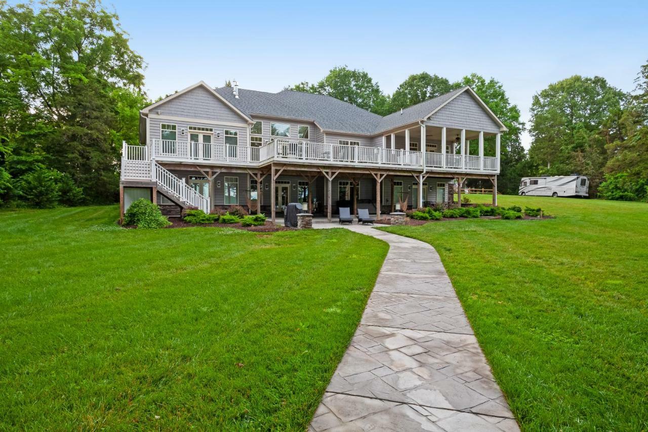 Silver Sands Glenora Exterior photo
